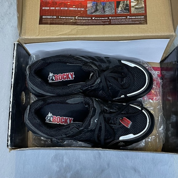 Waterproof Athletic work shoe men’s size 9M main image 5